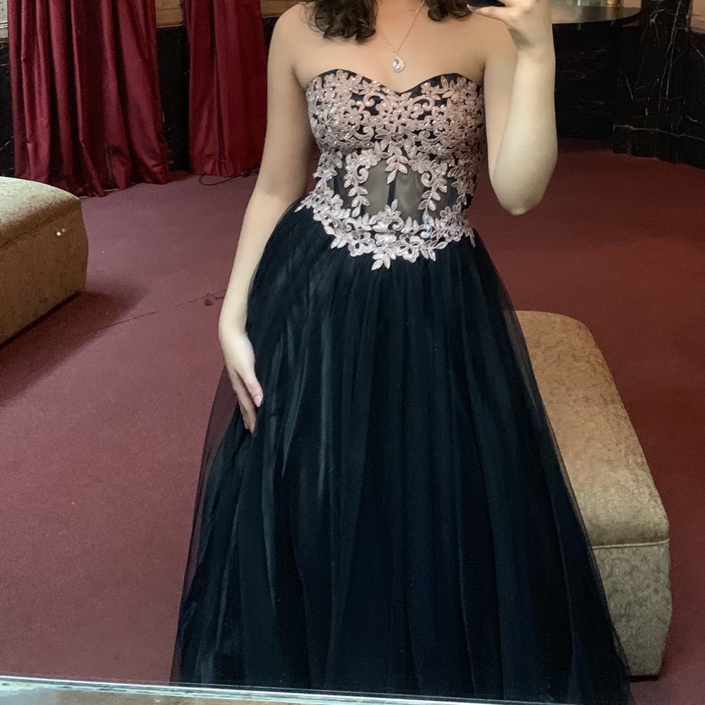 Elegant off the shoulder sweetheart dress